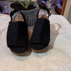 Dr. Scholl's Black and Tan Wedge Sandals
